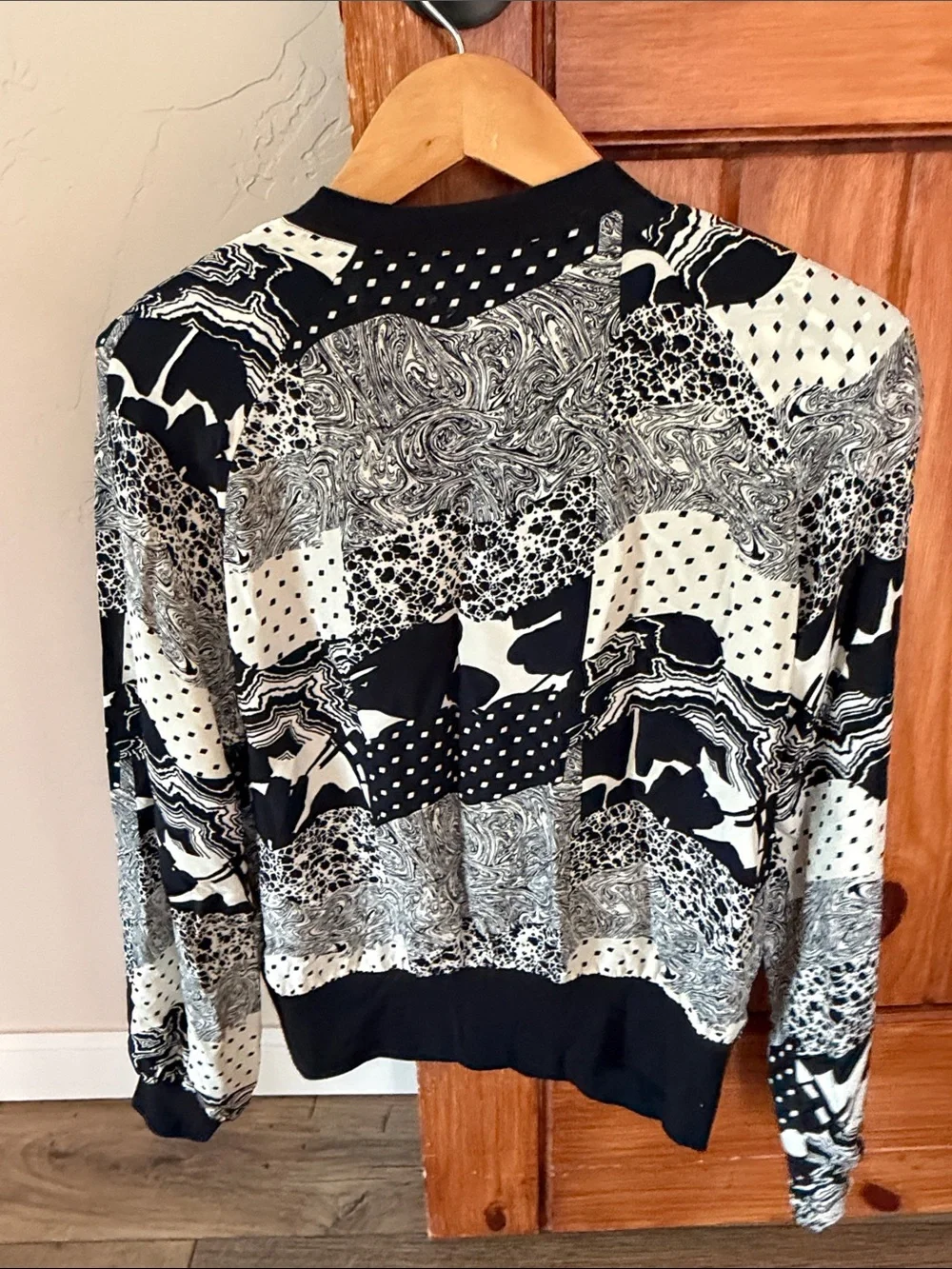Vintage NI-PER 100% Pure Silk Graphic Print Bomber Blouse